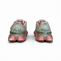 New Balance 2002R